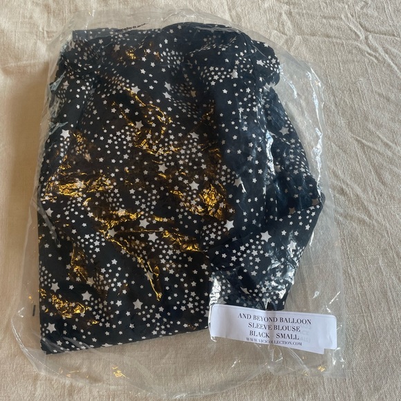 NWT vicidolls balloon sleeve blouse - Picture 7 of 10